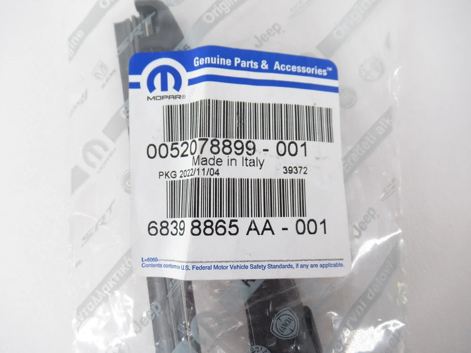Brazo limpiaparabrisas puerta levadiza trasera genuino OEM Mopar Fiat Jeep 68398865AA con hoja Foto 1 de 4