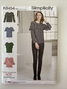 Top Misses Simplicity K8454 con maniche e balza varianti motivo non tagliato - Foto 1 di 5