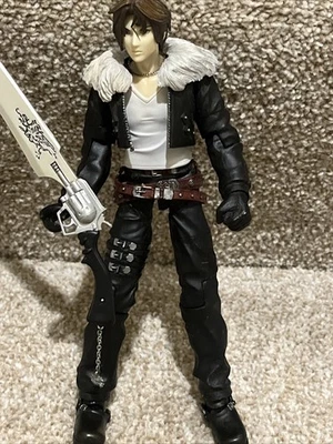 Figura de acción Final Fantasy XV Skall Play Arts estatua Squall Leonhart sin caja Foto 1 de 4