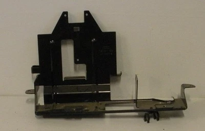 Audi A8 D2 soporte de montaje del cambiador de cd 4D0035113E - Imagen 1 de 4