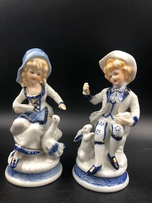 STATUETTA STATUA COPPIA RAGAZZI CON OCA E CONIGLIO PORCELLANA GIAPPONESE  - Immagine 1 di 4