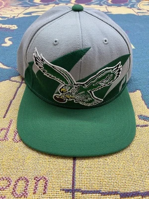 Gorra Philadelphia Eagles Snap Back diente de tiburón verde gris NFL Mitchell & Ness Foto 1 de 4