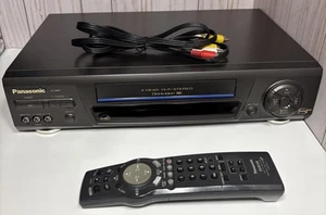 Panasonic Blue Line VCR PV-8661 Lettore/Registratore VHS HiFi 4 teste con telecomando testato - Foto 1 di 9