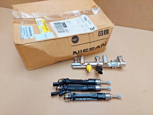 Nissan Juke Pulsar Fuel Injector Rail W/ Injectors DIG-T 1752200Q0M Genuine - Picture 1 of 14