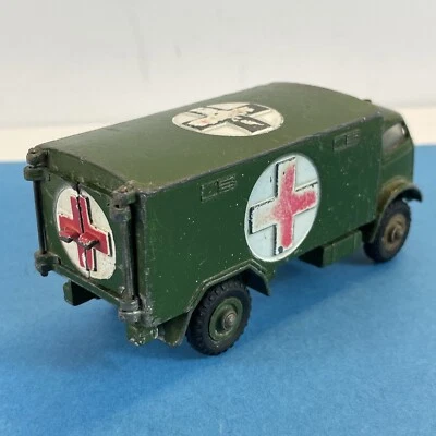 Ambulancia militar Ford 4x4 Dinky Toys #626G de colección con ventanas Meccano rara Foto 1 de 4