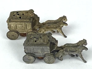 Stagecoach Salt Pepper Shakers Travel Souvenir Pikes Peak CO Cast Metal VTG - Picture 1 of 16