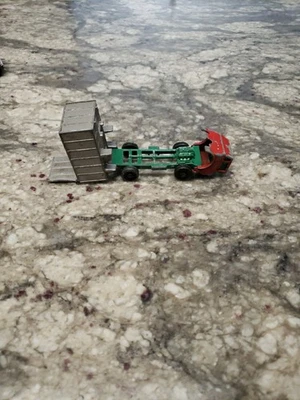 Vintage 1968 Matchbox Lesney #26 GMC Tipper Truck Dump Diecast Car - Image 1 of 4