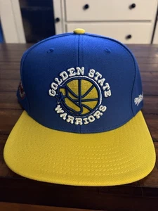 Mitchell & Ness NBA Golden State Warriors Coast 2 Coast Herren 7 1/4 eng anliegende Mütze - Bild 1 von 4