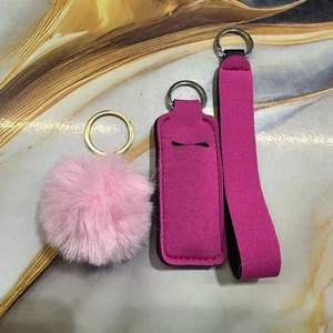 NEU Schlüsselanhänger Set Lippenbalsam Halter & Armband (5 Zoll) & Bommel - Bild 1 von 2