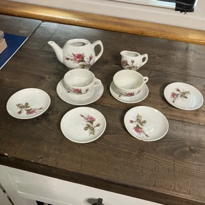 Vintage Child's Moss Rose Royal Tea Set; 10 Miscellaneous Pieces. - Picture 1 of 3
