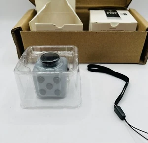 Stressabbau Fidget Cube 2er Pack Spielzeug Angst Fokus Aufmerksamkeit Arbeit Mehrfarbig Neu - Bild 1 von 4