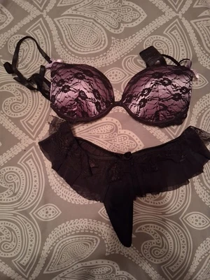 Conjunto de sujetador y braguita Foto 1 de 4