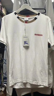 博柏利白色 T 恤,带刺绣标志,尺寸 S(小号) — 第 1/4 张图片