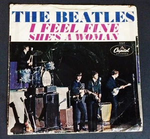 Beatles, Capitol Records, 1964, Thumb Cut, "I Feel Fine", PS,45rpm VG - Imagen 1 de 2