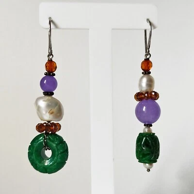 Orecchini pendenti asimmetrici in argento 925 con giadan verde, perla, ametista - Immagine 1 di 4