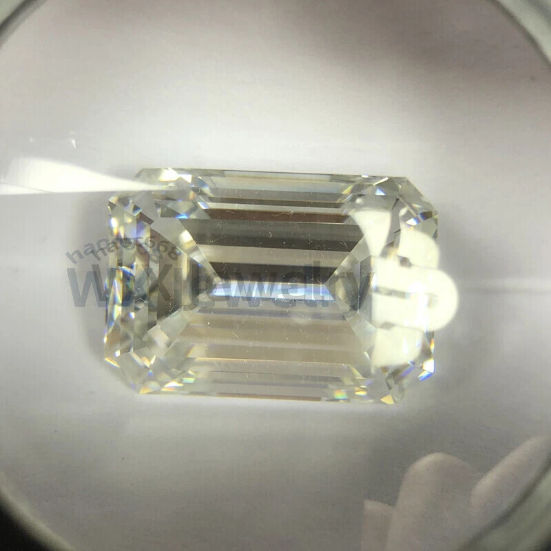 3x5~10x14mm Loose White Emerald Cut D Color VVS1 Moissanite With GRA certificate - Image 1 of 4