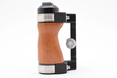 Pentax Wood Hand Grip for Pentax 6x7 67 67II Camera from JAPAN 2602969 - Image 1 of 4