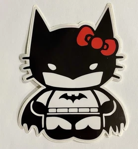 Calcomanía de vinilo Hello Kitty Batman pegatina 5 pulgadas para todo clima ventana portátil parachoques - Imagen 1 de 2