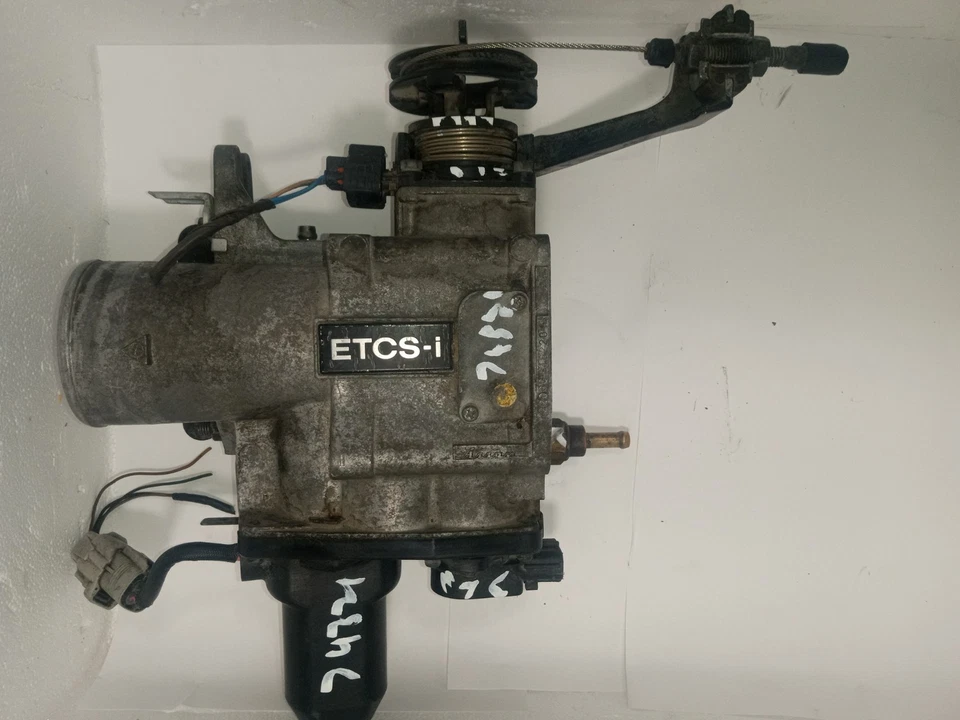 Válvula de carrocería del acelerador Lexus GS300 IS300 2000 2003 2004 F 22030-46210 OEM Foto 1 de 4