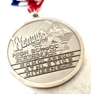 Wendy's HIGH SCHOOL HEISMAN FOOTBALL Medalla de Beca de Plata con Cinta 3" - Imagen 1 de 10