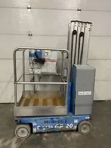 2014 GENIE GR20 20’ ELECTRIC RUNABOUT SCISSOR VERTICAL MAST DRIVABLE MAN LIFT - Picture 1 of 9