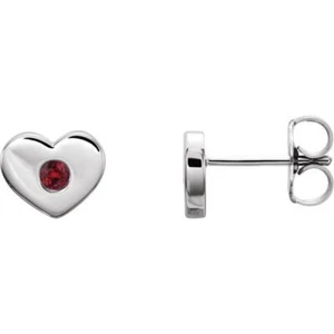 Pendientes de corazón de rubí cultivados en laboratorio en platino - Imagen 1 de 2