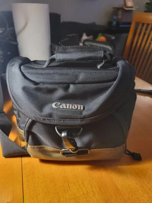 Canon Camera Green/Black Bag 100 EG With Shoulder Strap - Image 1 of 4