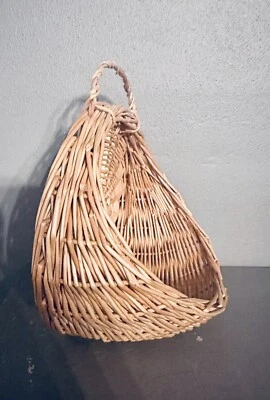 Vintage Wicker Wall Pocket Wall Hanging Planter Basket Boho Decor - Image 1 of 4