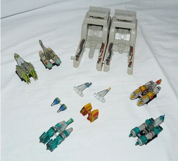 RARE 1998 Micro Machine Star Wars Build Podracer Lot, 2 Launchers Makes 4 Racers - Image 1 of 1