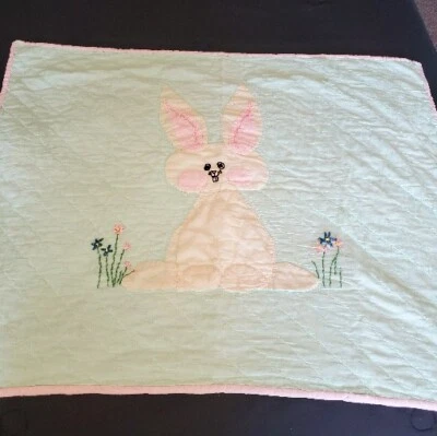 Manta de cuna hecha a mano blanca y verde menta conejito de Pascua bebé niño 33x40" Foto 1 de 4