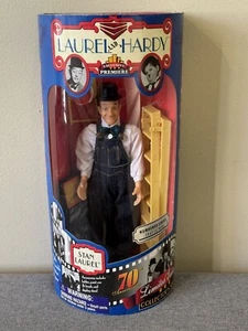 Laurel And Hardy / Stan Laurel Figure 70th Anniversary Limited Of 8351 New - Picture 1 of 7