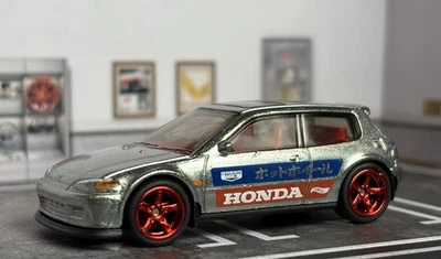 Hot Wheels Custom 1992 Honda Civic EG Zamac With Real Riders - Image 1 of 4