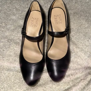 NATURALIZER Women’s Talissa Black Leather Mary Jane Pumps Sz 7W - Picture 1 of 12