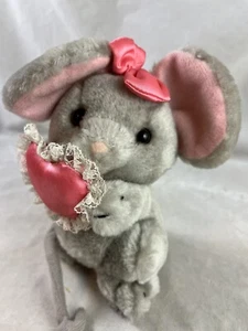 Russ Berrie Luv Pets 6" Missy Gray Mouse Heart Pillow #264 Love Valentines Gift - Picture 1 of 5