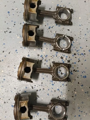 Honda cbr600f4i 2002 CBR 600 pistones bielas Foto 1 de 2