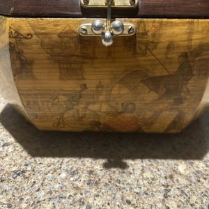 Vintage Handmade House Of Stackpole Wood Decoupage Purse With Bakelite? Handle - Picture 1 of 23