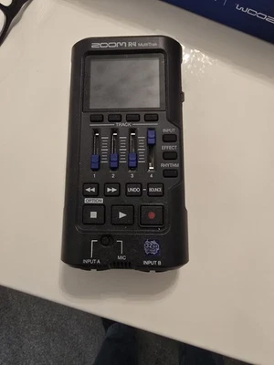 zoom R4 32 bit recorder - Image 1 of 4