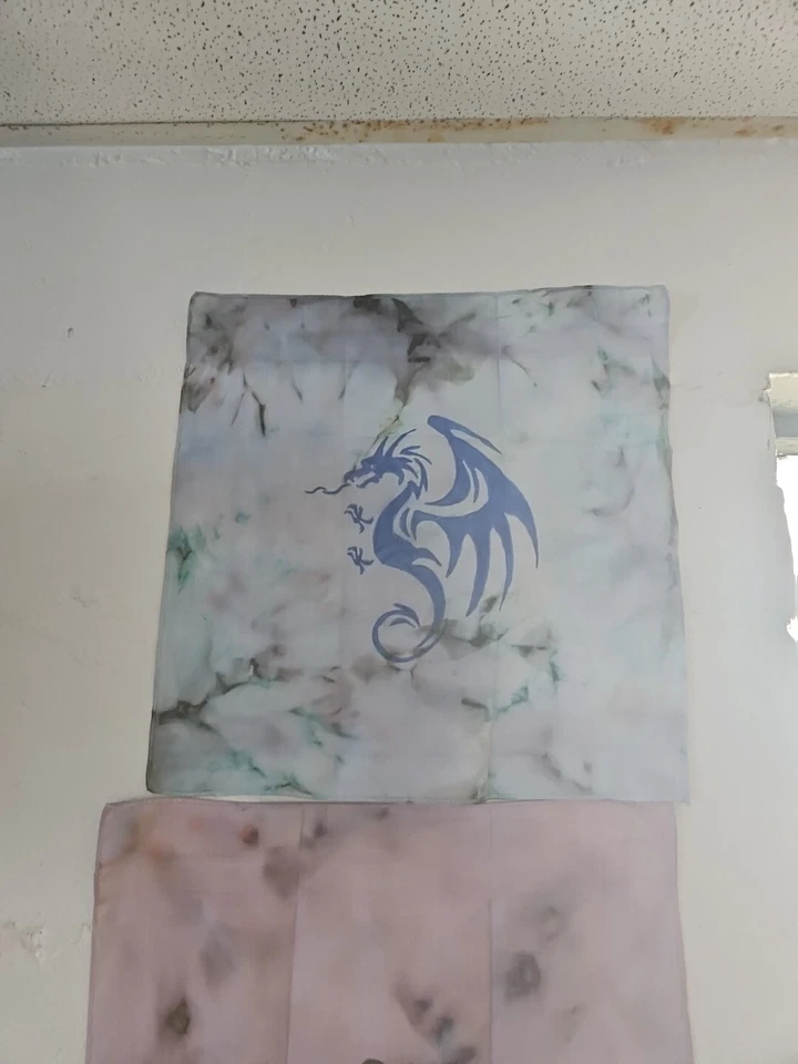 手工冰染迷你挂毯龙 — 第 1/1 张图片