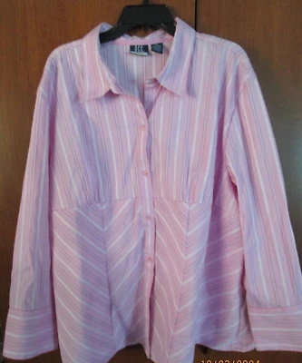 DCC Blouse w Multi Color Strips Sz 3X Poly Nylon Spandex Bust 53 Length 28.5 in - Image 1 of 4