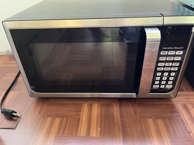 Horno microondas Hamilton Beach 0,9 pies cúbicos 900 W - acero inoxidable (P90D23AL-WR) Foto 1 de 2