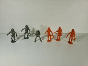 Marx Operation Moon Base Figures Lot of 6 Vintage Silver Orange Plastic Play Set - Picture 1 of 4