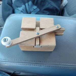 Ausgefallenes Vintage handgefertigtes Holz "Nichts tun" Gadget Fidget - Bild 1 von 7