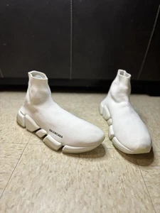 Balenciaga Speed 2.0 Light Beige Sneakers - Picture 1 of 15