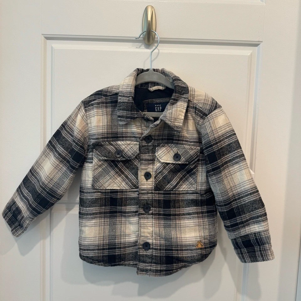 Chaqueta de franela a cuadros Baby Gap 2T | Abrigo forrado para niños pequeños negro crema Foto 1 de 4