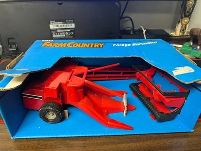 ERTL Farm Country Forage Harvester 1/ 16 53 - Image 1 of 4