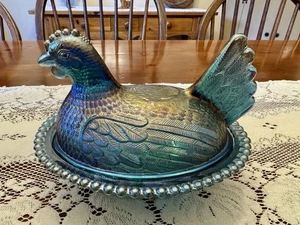 RAR Vintage Indiana Carnival Glas irisierend blau/grün Henne auf Nest - Bild 1 von 3
