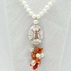 COLLANA IN PERLE BAROCCHE E CORALLO CON CAMMEO , COLLANA IN ARGENTO DORATO - Foto 1 di 3