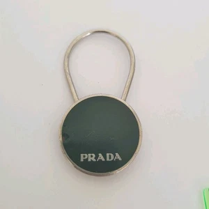 Authentischer PRADA Silber Schwarz Hardware Taschenanhänger Schlüsselanhänger Logo Rund - Bild 1 von 7