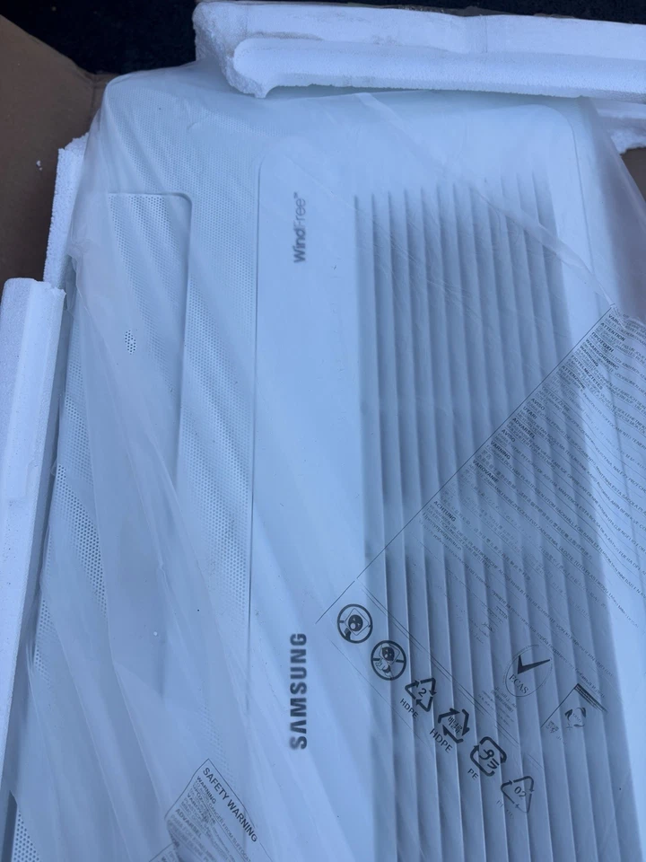 Cassette unidireccional de zona única aire acondicionado Samsung AC009BN1DCH/AA Foto 1 de 4