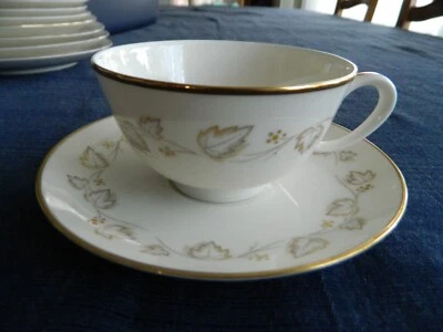 Taza de té y platillo Noritake Ivory China #7531 "Gold Ivy" (1) 12-4 Foto 1 de 4